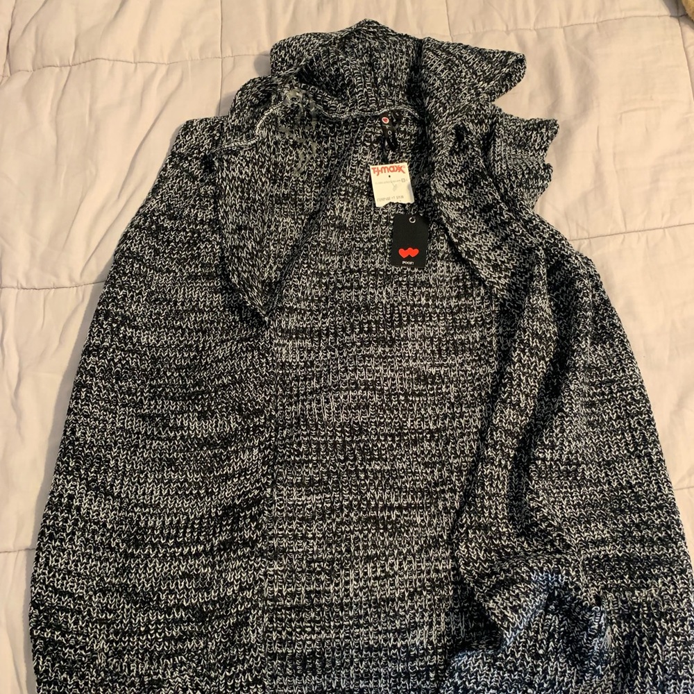 HOODED SLEEVELESS CARIDGAN